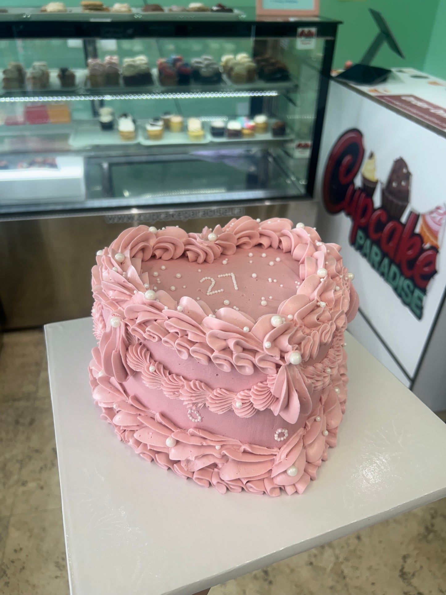 Pearl Vintage Heart Cake